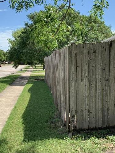 Saggy Fence